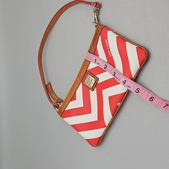 Dooney & Bourke chevron wristlet - Picture 10 of 10